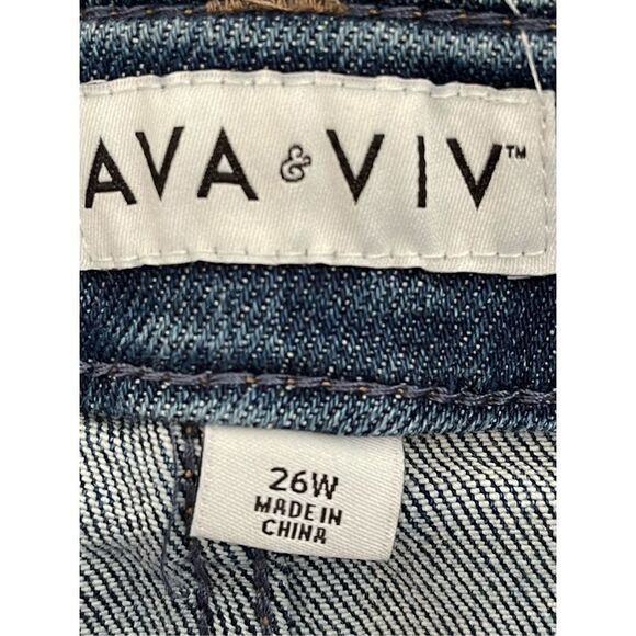 Ava & Viv High Rise Stretch Bermuda Shorts - Picture 3 of 4